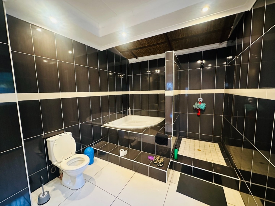3 Bedroom Property for Sale in Loerie Park Western Cape